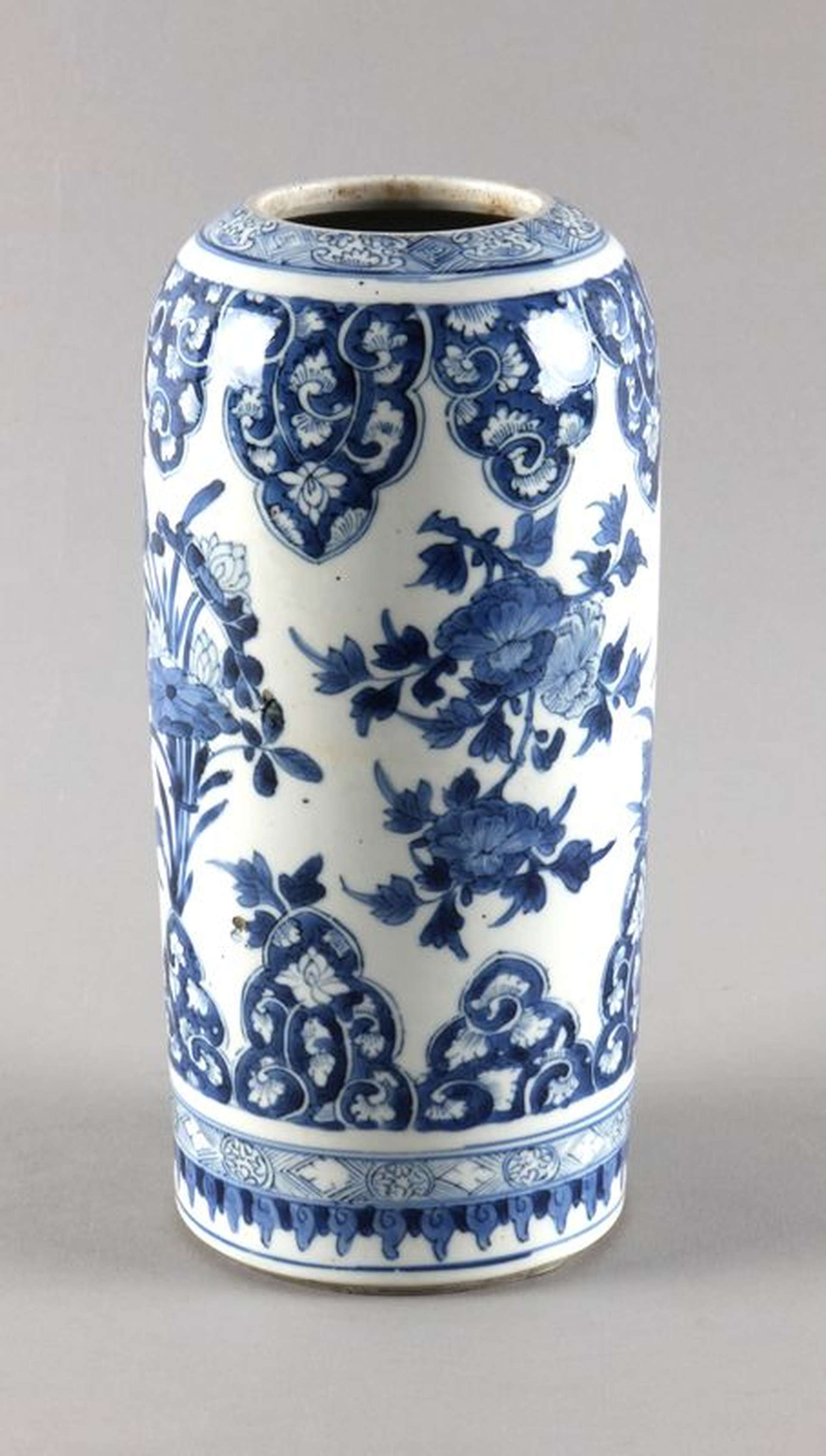 AD 688 : Chine, Vase, XVIIe siècle
