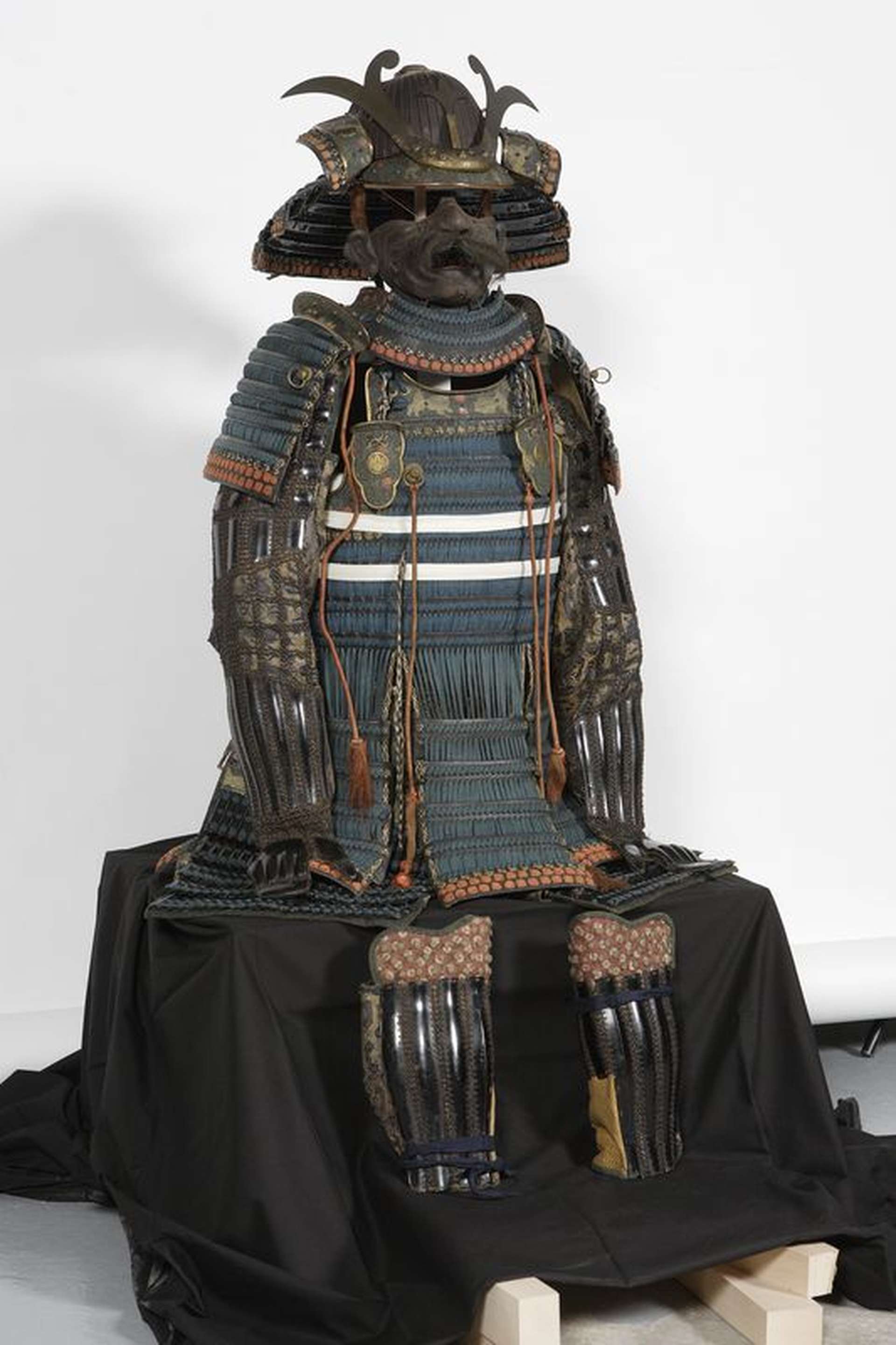 AD 989 : Japon, Armure de samouraï, période d’Edo, XIXe siècle