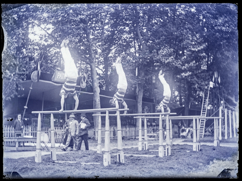 Anonyme, La fête de gymnastique à Nancy en 1893. Négatif gélatino-argentique sur plaque de verre, inv. 2019.0.1495